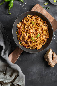 Chicken Chilli Garlic Noodles (medium)
