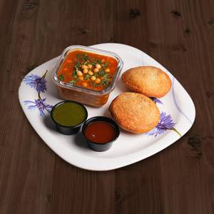 2 Dal Kachori With Matar Ke Chole 