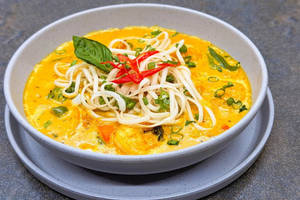 Prawns In Thai Yellow Curry Udon Noodles