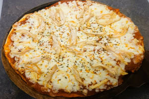 Chicken N Cheese O Holic Pizza