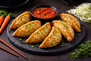 Fried Veg Momo (6pieces)