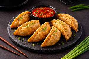 Fried Paneer Momo (6pieces)