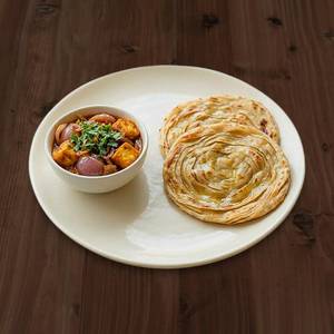 Paneer Do Pyaza with Laccha Paratha (2Pcs)