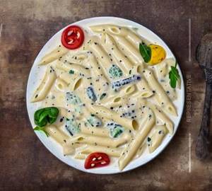 White sauce pasta