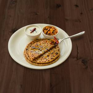 Aloo prantha With Dahi And Pickle