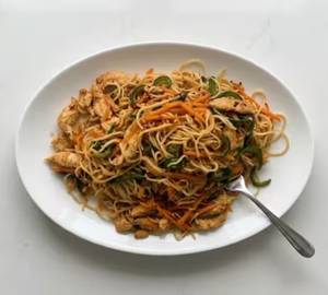 Chicken Brown Garlic Hakka Noodles
