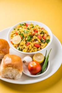 Egg bhurji with pav
