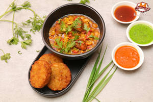 Chole Aloo Tikki Chaat