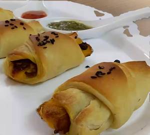 Paneer Chilly Croissant
