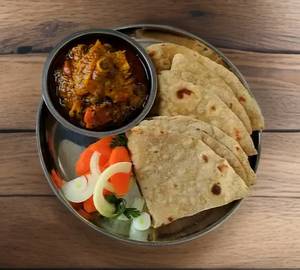 3 Chappathi + Chicken Curry