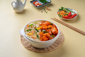 Veg Noodles with Chilli Paneer