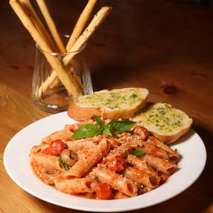 Penne Pink Sauce Pasta