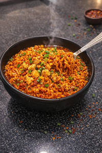 Schezwan Egg Maggie[500 Grams]