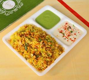Veg Biryani With Raita