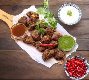 Kuttu Ki Pakodi With Green Chatni [150 Gram]