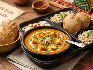 Shahi Paneer With 4 Poori/ 2 Paranthas
