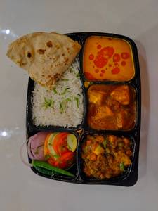 Veg Deluxe Thali