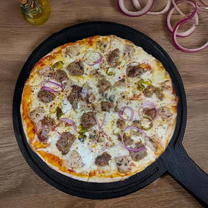Meatzza Pizza
