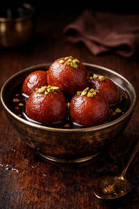 Gulab Jamun (4 Pieces)