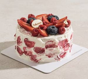 Summer Berries & Cream Cake