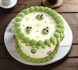 Simply Helloween Top Of The Green Colour Mango Cake