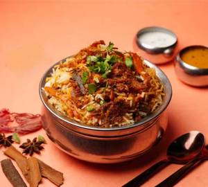 Veg Dum Biryani {700Grams} With Raitha