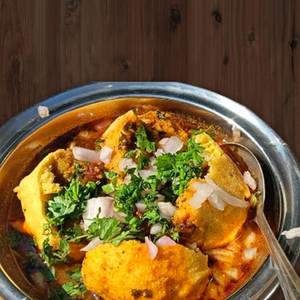 Aloo Bonda Rassa [4 Pieces]