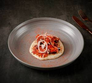 Charcoal grilled chicken with garlic toum