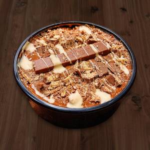 Kit Kat Cake Bowl