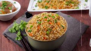 Schezwan fried rice [egg]