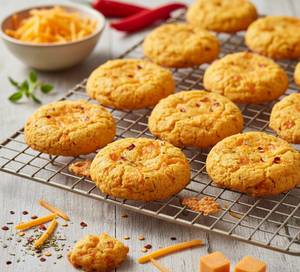 Spicy cheddar cheese cookie