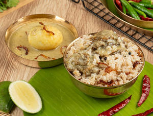 DHAKAI MURG PULAO (2 Pcs CHICKEN & 1 PC EGG Rezala) (0)