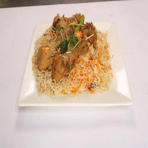 Lucknawi Dum Handi Chicken Biryani