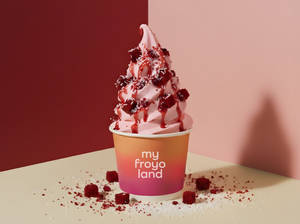 Strawberry Velvet Crunch Combo (200g)