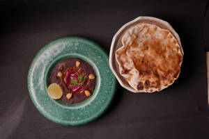 Amritsary Mezze Bread Moh Pindi Chhole