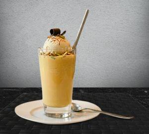 KESARIA SHAKE WITH ICE CREAM