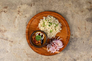 Dal Makhani[300ml]+Steam Rice[450ml]+Mint Chutney+Onion Salad