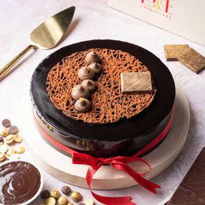 1/2 Kg The Ultimate Lindt Chocolate Cake