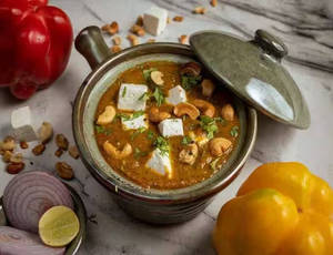 Special Paneer Kaju Curry