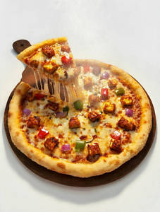 Neapolitan Aachari Paneer Pizza