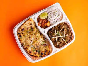 Tandoori Onion Paratha With Chole
