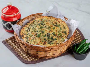 Green Chilli Butter Paratha (2 Pcs)