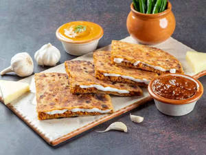 Paneer Garlic Paratha