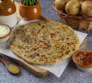 Tandoorii Onion Paratha+pickle
