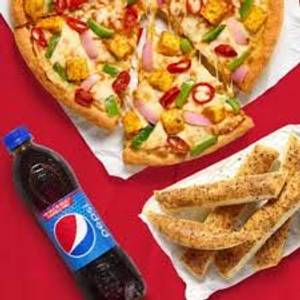 Cheese corn pizza with garlic breadstick and pepsi soft beverage [750 ml]
