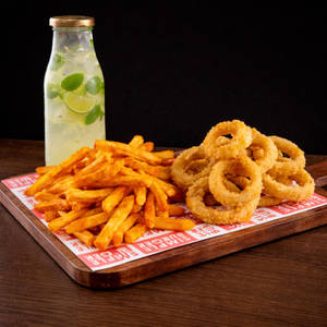 Peri Peri Fries, Onion Rings & Mocktail Combo