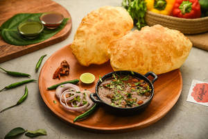 Chhole Balloon Bhature