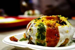 Special Raj Kachori