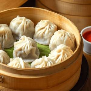 Chicken Steamed Momos [8 Pieces]