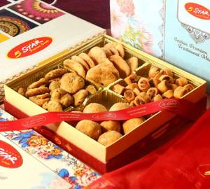 Bhaji Box (800 Grams) with 4 Khana